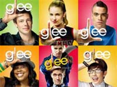 Glee cast breaks Elvis Presley’s UK chart record