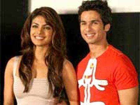 Shahid at Priyanka's house when IT raided