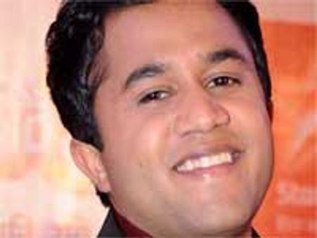 Omi Vaidya: long distance marriage is a difficult situation