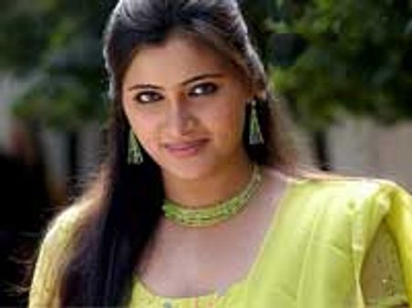 Navneet Kaur to marry MLA in mass marriage