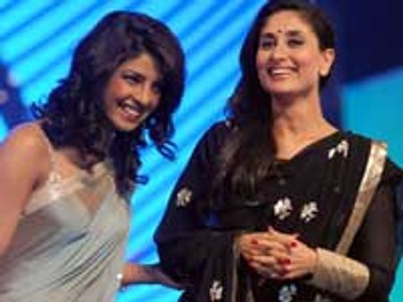 Priyanka gives her hands of friendship to Kareena