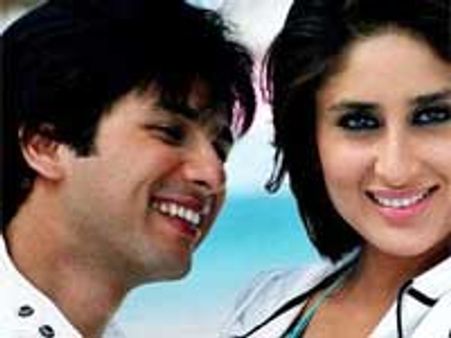 Shahid-Kareena bury their hatchet over a chat