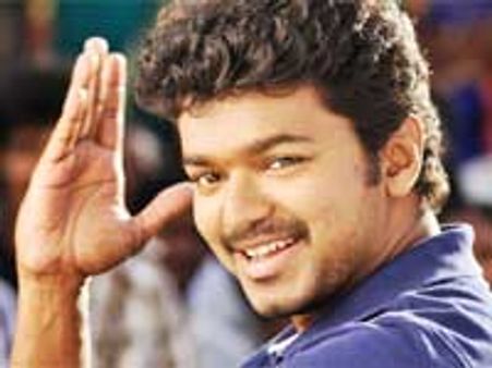 Vijay pulls off 3 Idiots remake