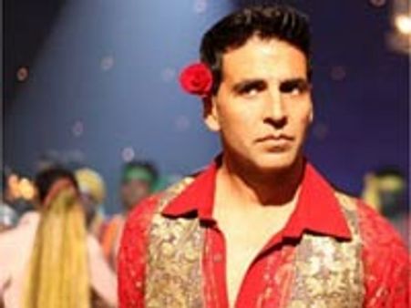 Akshay Kumar quiet impressed with Anushka