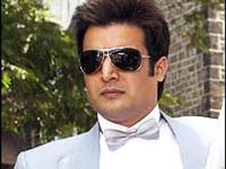 Jimmy Sheirgill challenges Deols; bags biggest ever deal