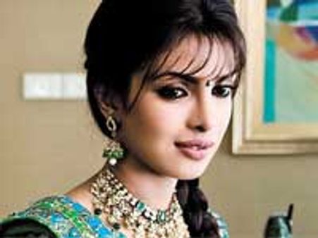 Priyanka Chopra giving way for Akshay?