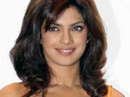 Priyanka the hottest contender to play Aamir's girl
