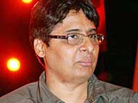 Vashu Bhagnani takes F.A.L.T.U the digital way
