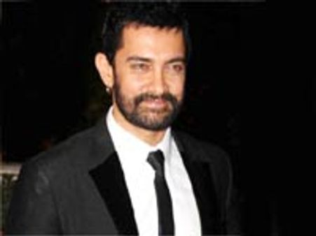 Aamir Khan sports a new look