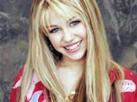 Miley Cyrus returning to TV with Saturday Night Live