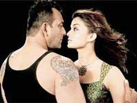 Aishwarya as Munnabhai's wife in Satte Pe Satta remake?