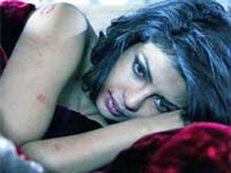Irrfan's wild sex with Priyanka in 7 Khoon Maaf