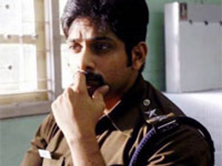 Nadunissi Naaygal – Movie Review