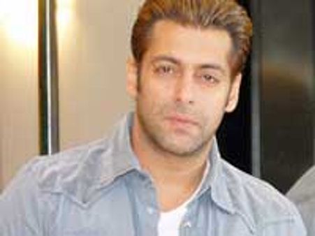 Salman's dabanng style overpowers SRK's stardom