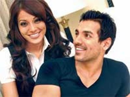 John-Bipasha happy being together!