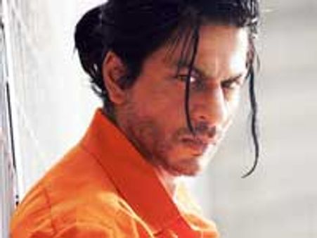 Shahrukh asks the youth to keep their zippers intact