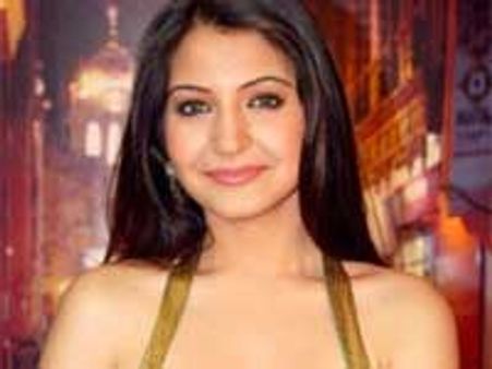 Is it smooch and forget case for Anushka?