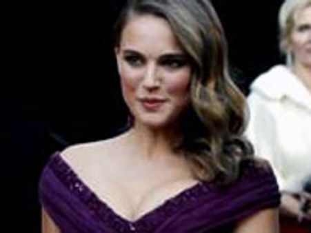 Natalie Portman bags Oscar award for Black Swan