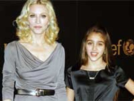 Madonna embarrasses daughter Lourdes at Oscars party