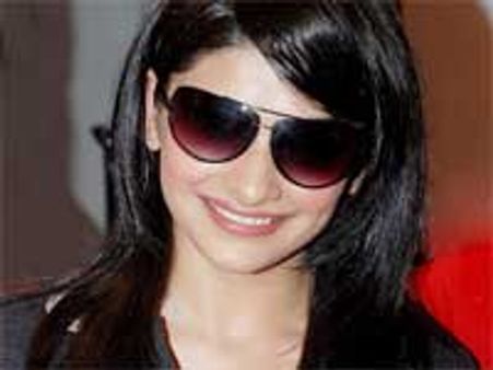Prachi Desai forays into Tamil cinema