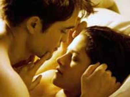 How Kristen Stewart fell in love with Robert Pattinson?