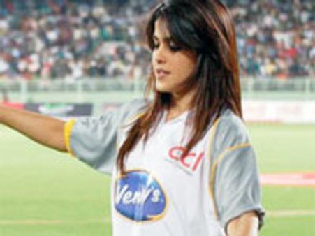 Genelia upset with Manchu Manoj