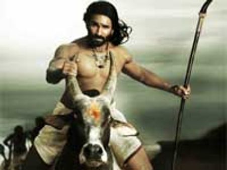 Aadhi injured while performing stunt