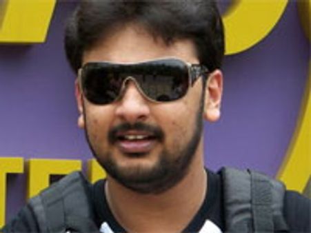 Vaanam unit's kind gesture towards Slumdog kid