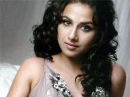 Vidya Balan gets relief in fake picture controversy