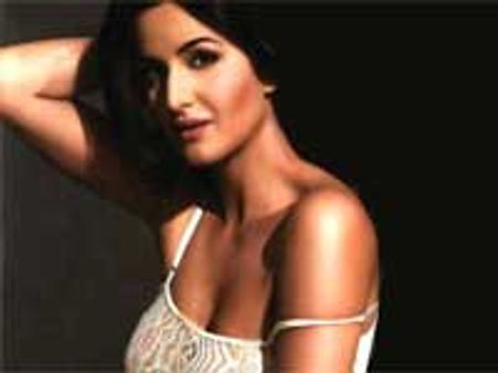 Katrina escapes wardrobe malfunction