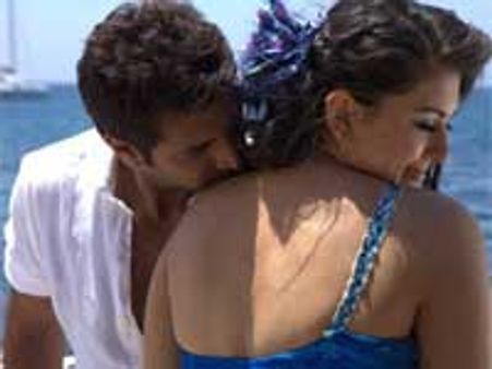 Engeyum Kadhal gets clean chit