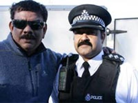 Mohanlal, Priyadarshan shooting AOMN in Abu Dhabi