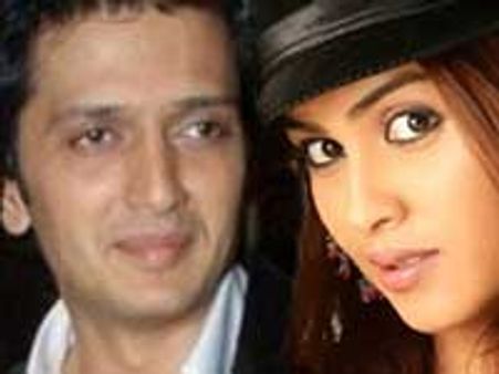 Genelia-Riteish Deshmukh spotted together!