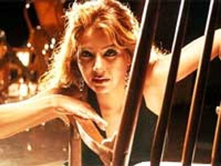 Sheetal to follow Munni, Sheela footsteps