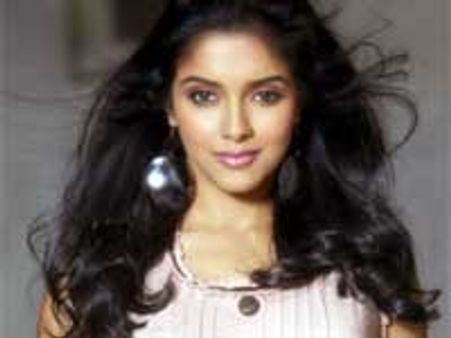Asin compares Bangkok to Kerala