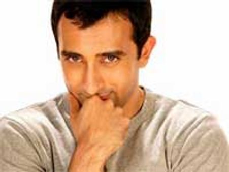 Rahul Khanna sweating it out for Housefull 2