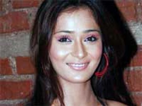 Sara Khan diagnosed with Kidney stone
