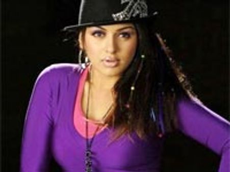 Hansika Motwani wants to dub her voice in Tamil