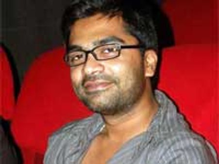 Silmabarasan to act with B-town babe
