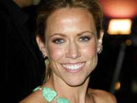 Sheryl Crow writes a new cookbook