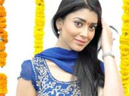 Shreya to enter Kannada films with Upendra's next