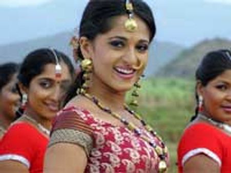 Anushka's Khaleja, Ragada in Tamil