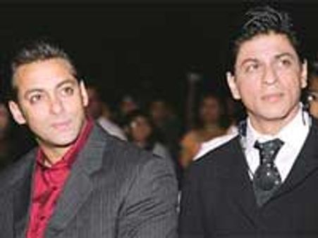 Salman, Shahrukh avoid bumping into each other