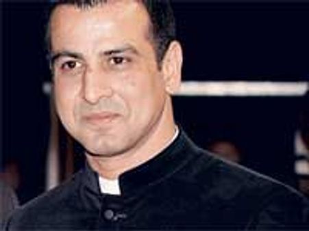 Ronit Roy plays the bad daddy again