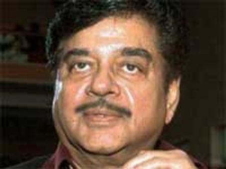 Shatrugan Sinha to host KBC Bhojpuri