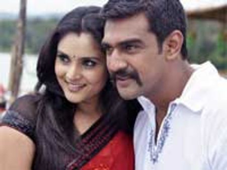 Dhandam Dhashagunam – Movie Review