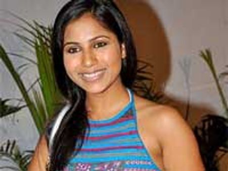 Vibha Anand was left all alone on the sets