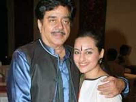 Sonakshi with papa Shatru to get Dadasaheb Academy Award