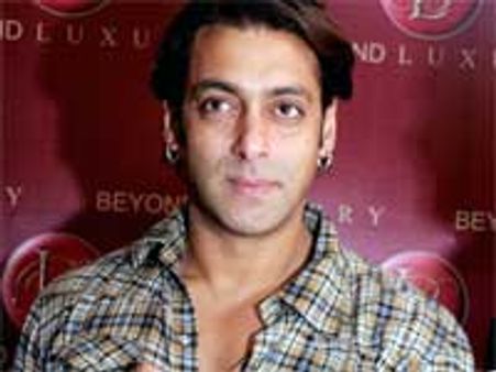 Salman Khan denies playing superhero