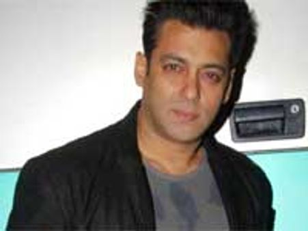 Salman Khan throws surprise party for Pune Warriors